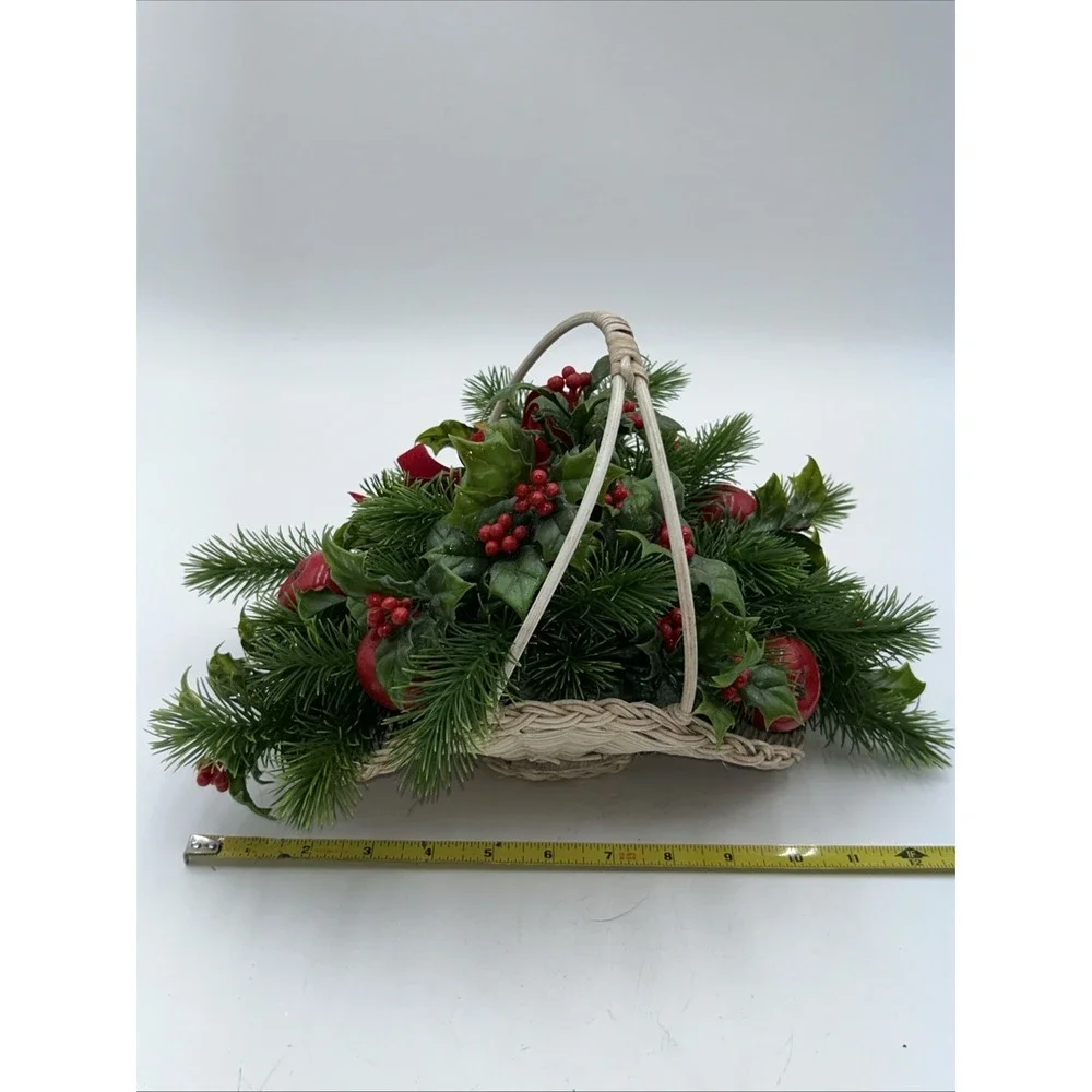 Vtg Plastic Christmas Poinsettia Arrangement In White Wicker Basket Christmas